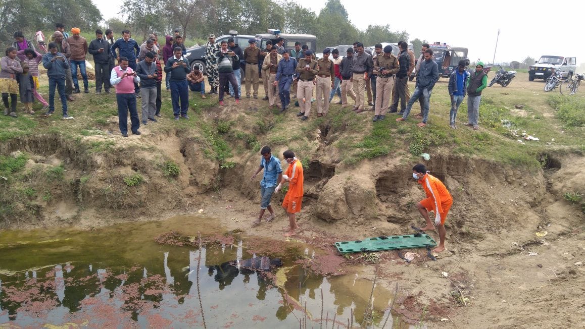 dead body of deputy commandent found from river gomti