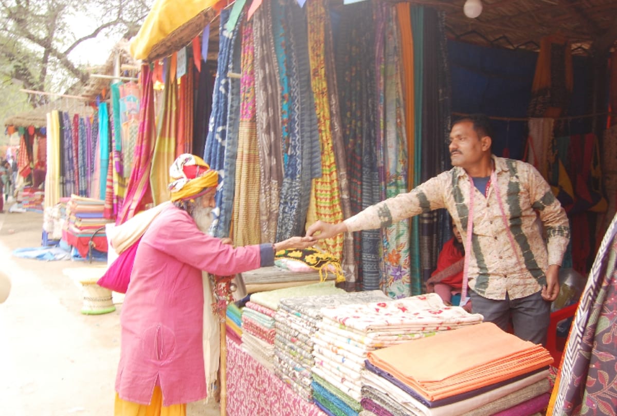 surajkund mela 2018: beggars buying ticket and begging inside mela premises
