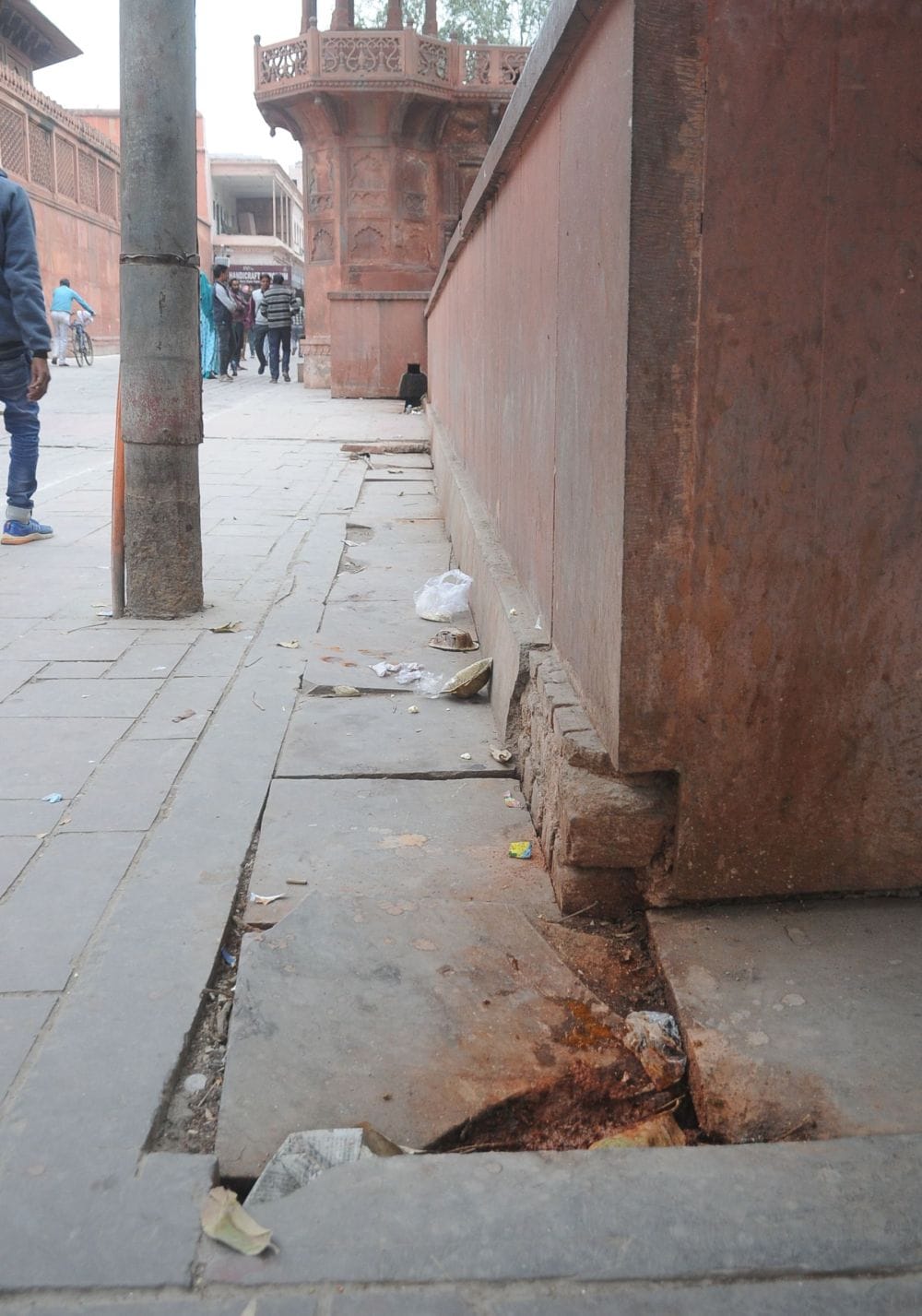 work under tajganj project not properly done
