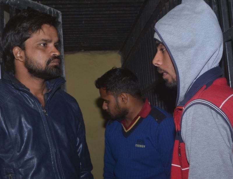 दूसरे के स्थान पर परीक्षा देते तीन युवक पकड़े