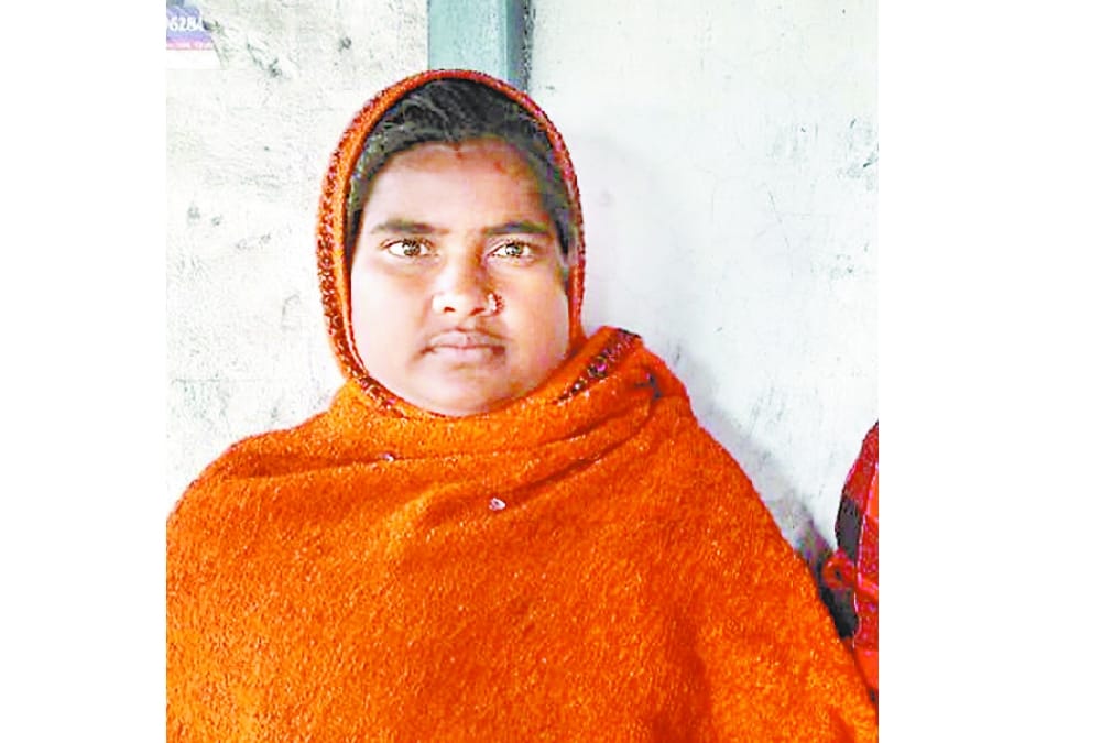 two sisters attacked on goons in gonda.