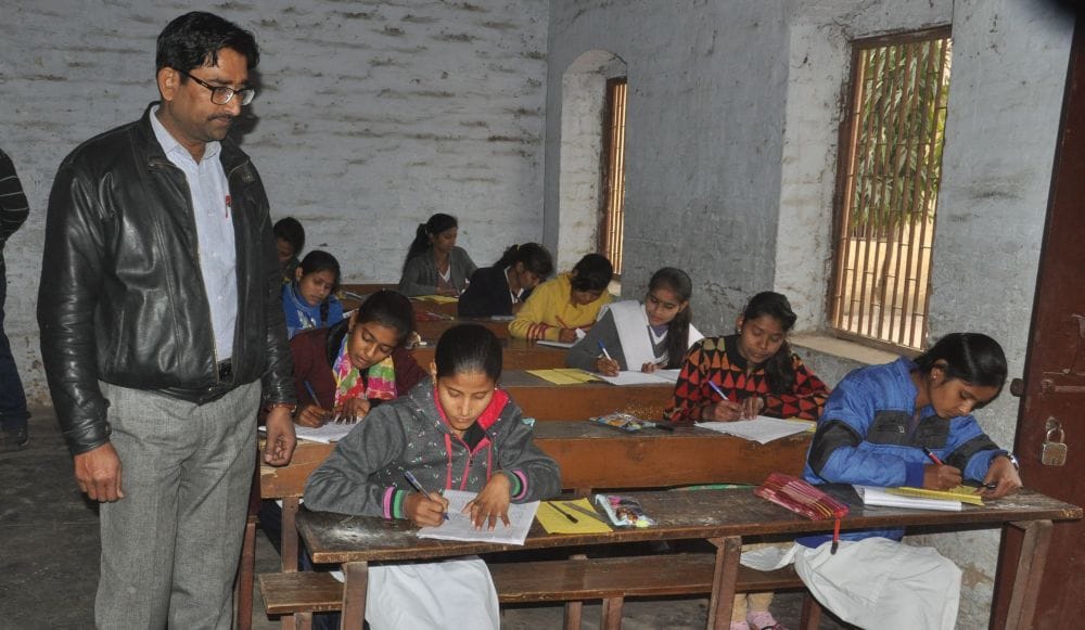 jammu kashmir board question paper will be issued by police station on the paper day