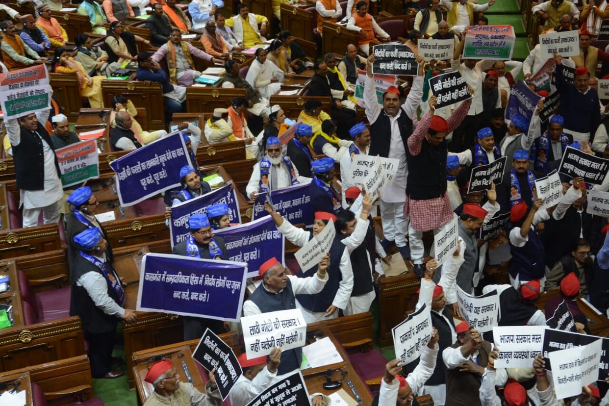 up government and opposition altercation on kasganj clash