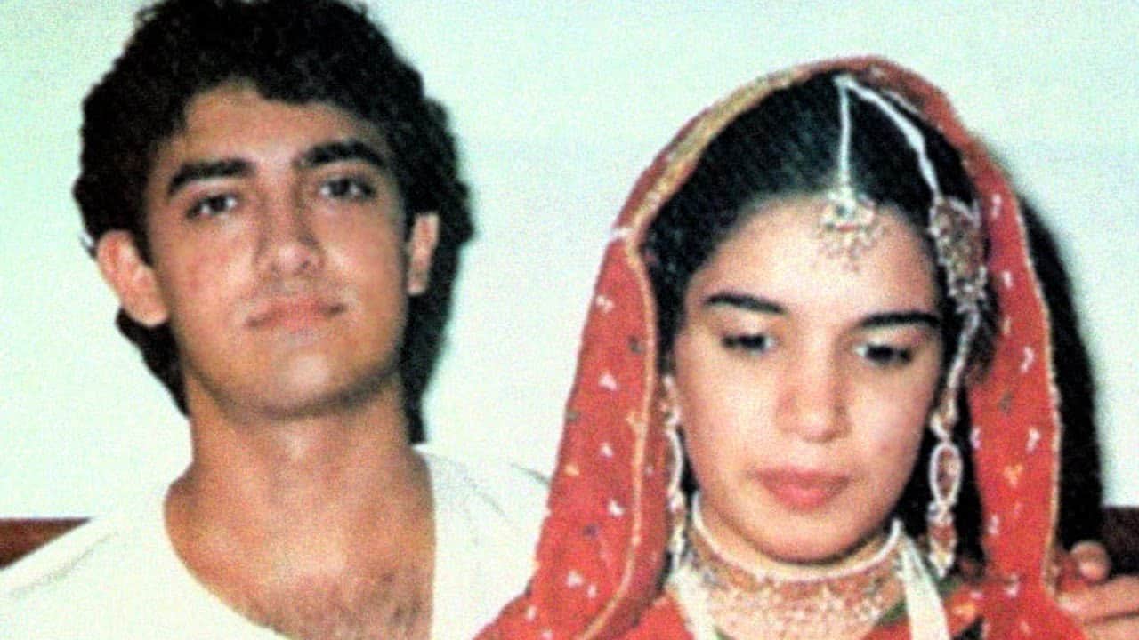 five bollywood couples who have contacted with their ex-partners as a friend