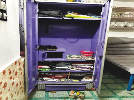 In the preparation of family marriage, burglars clean house