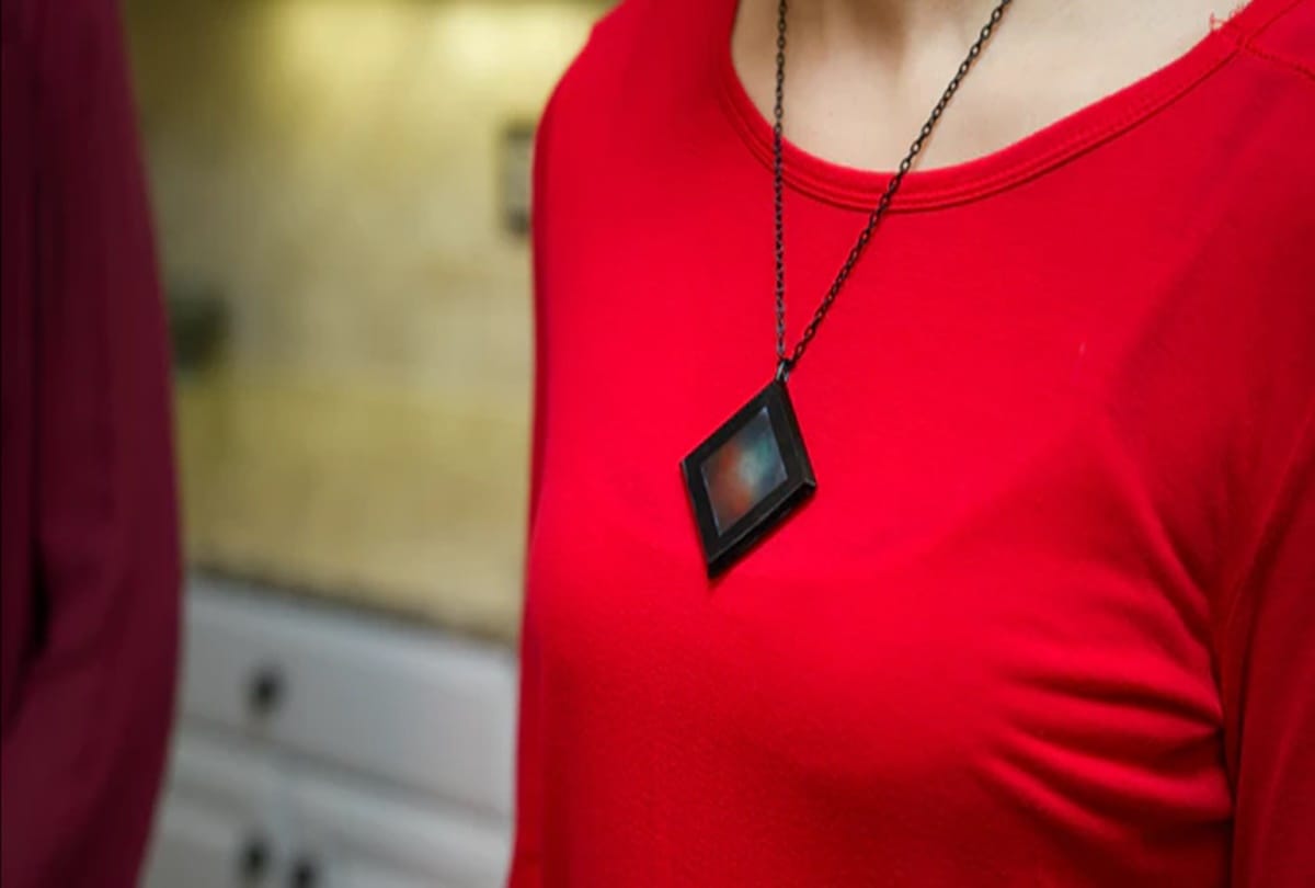 this special digital necklace will solve your so many problems
