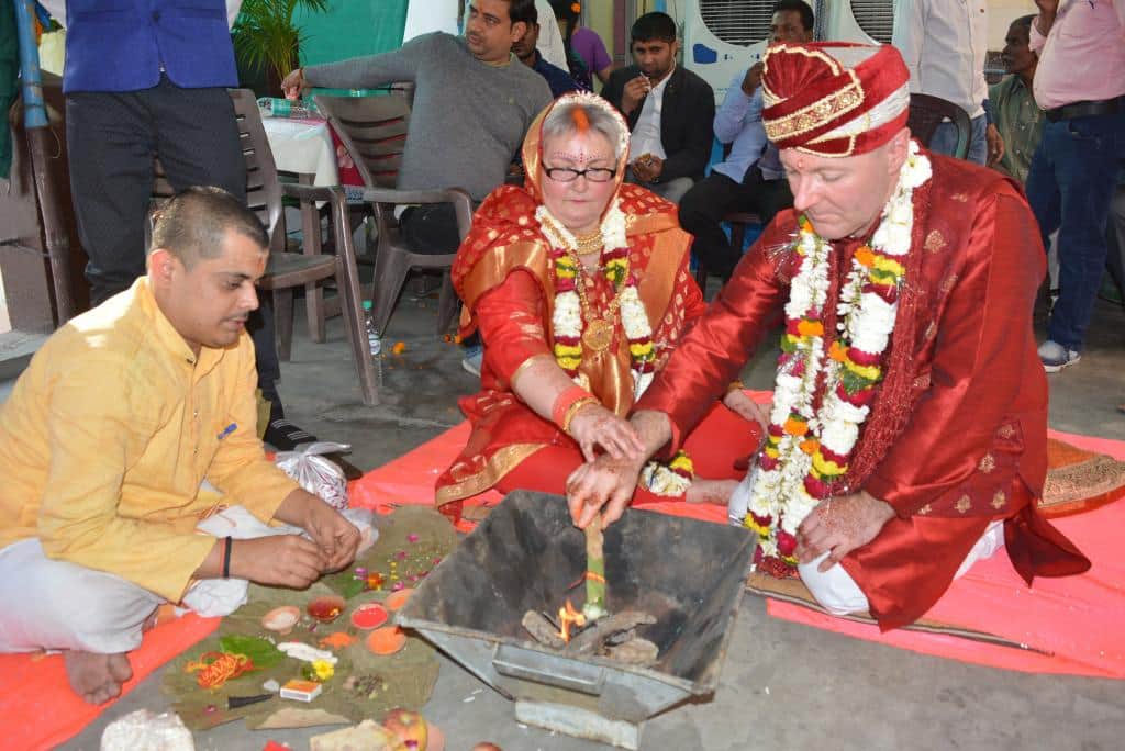 foreigner couple marriage in varanasi