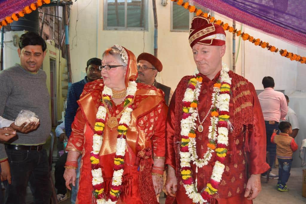foreigner couple marriage in varanasi