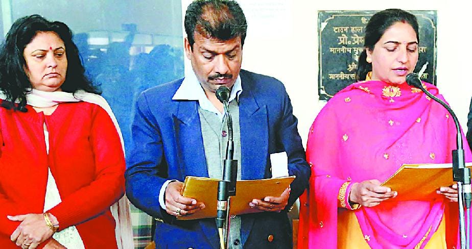 नवनिर्वाचित नप अध्यक्ष सुमन ने ली पद एवं गोपनीयता की शपथ