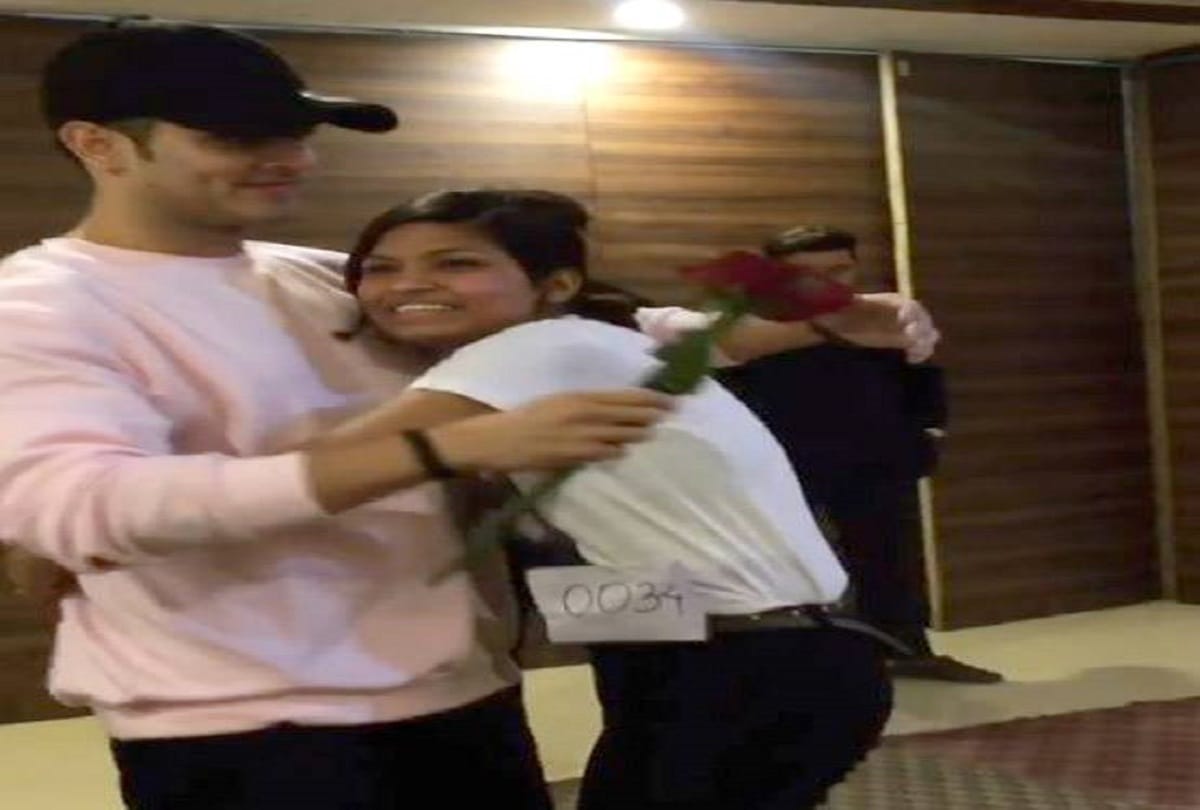 Big boss11 contestant priyank sharmas fan did something that he hugs her with tears 