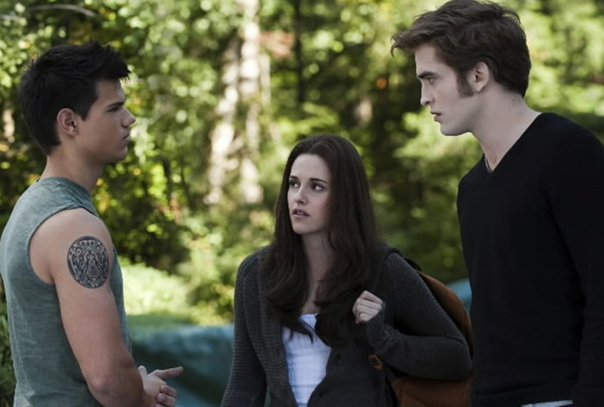 noni is having relationship with two boys at the same time