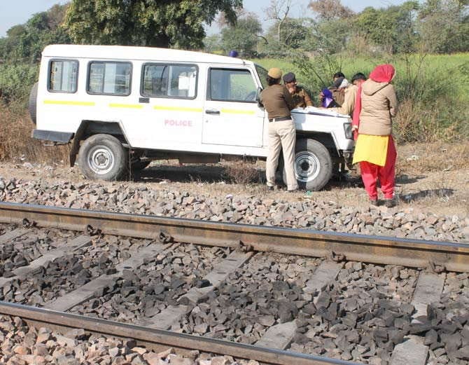 couple committed suicide on railway track in rewari