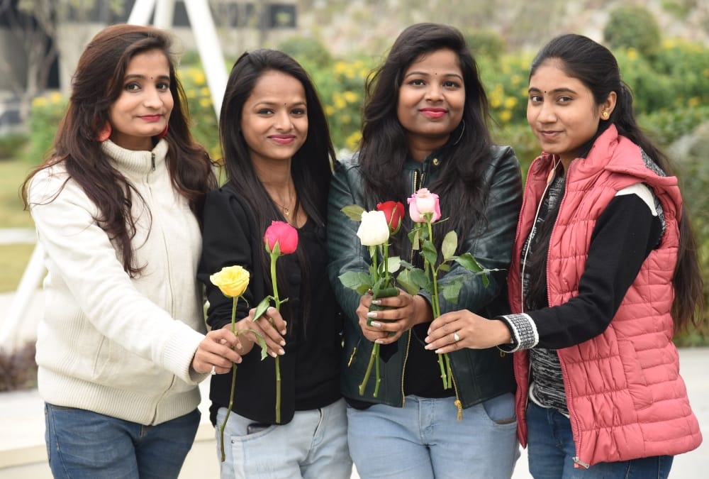 rose day celebration in lucknow.