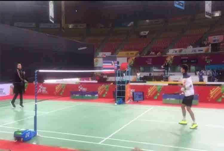 akshay kumar plays badminton after sanitary napkin challenge video goes viral