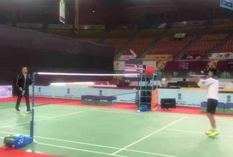 akshay kumar plays badminton after sanitary napkin challenge video goes viral
