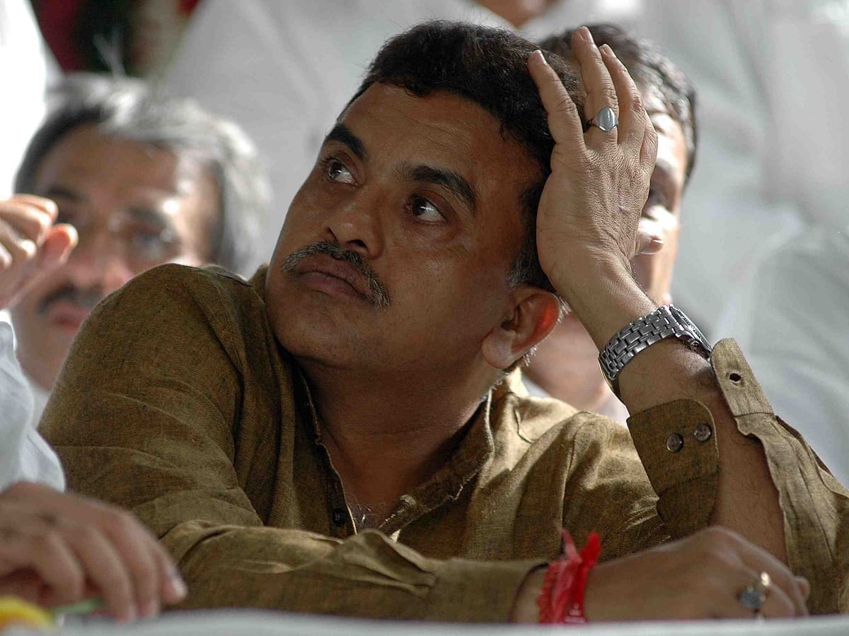 congress party leaders demanding Sanjay Nirupam be replaced as Mumbai Congress chief