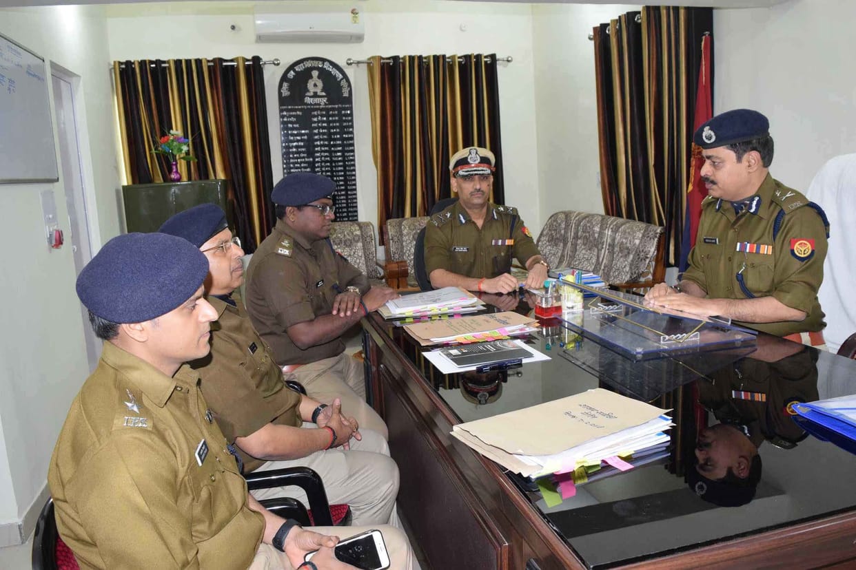 एडीजी ने विंध्याचल परिक्षेत्र के कानून व्यवस्था का जाना हाल