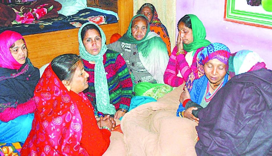 Gum and anger among the relatives of the dead
