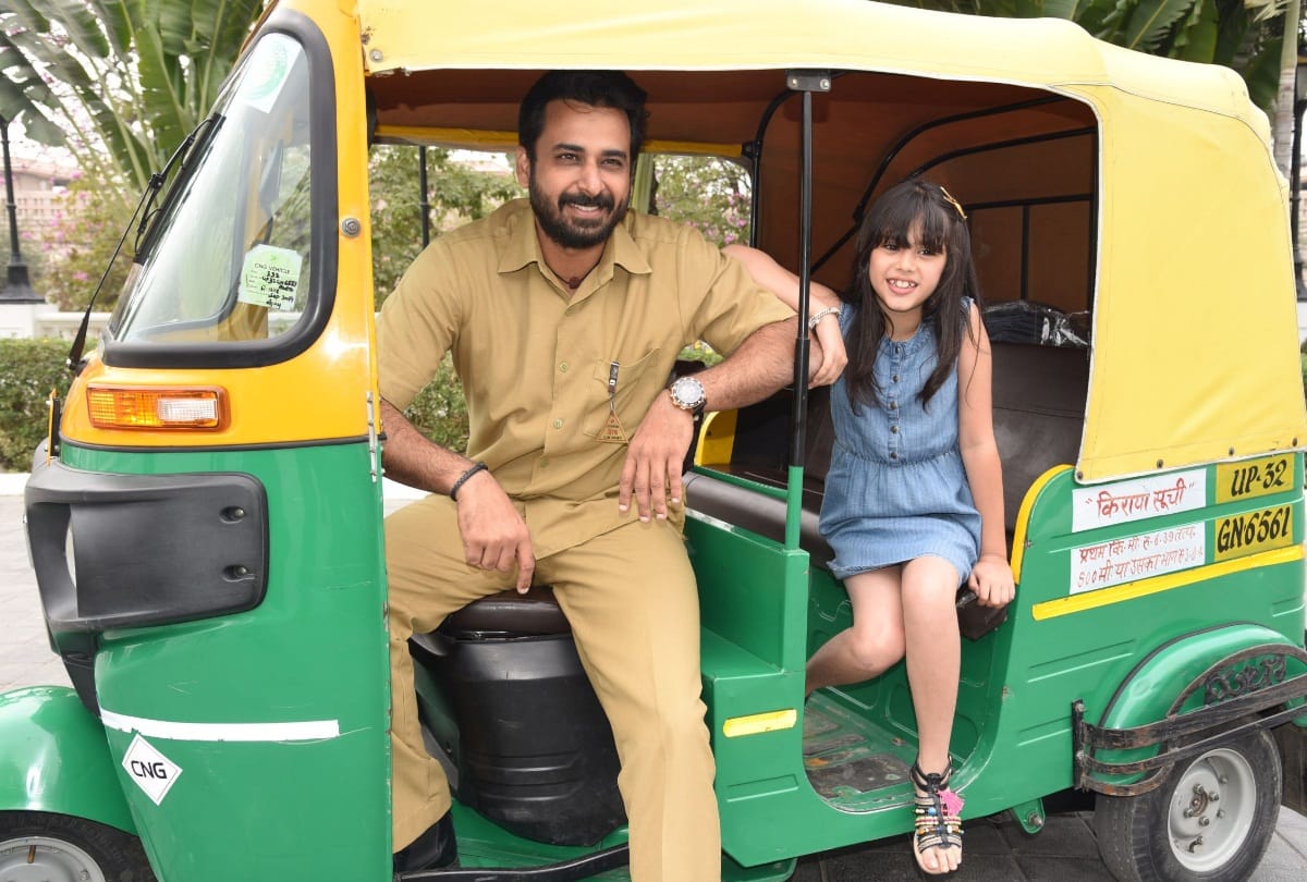 actor sarwar ahuja and child artist rewa arora in lucknow