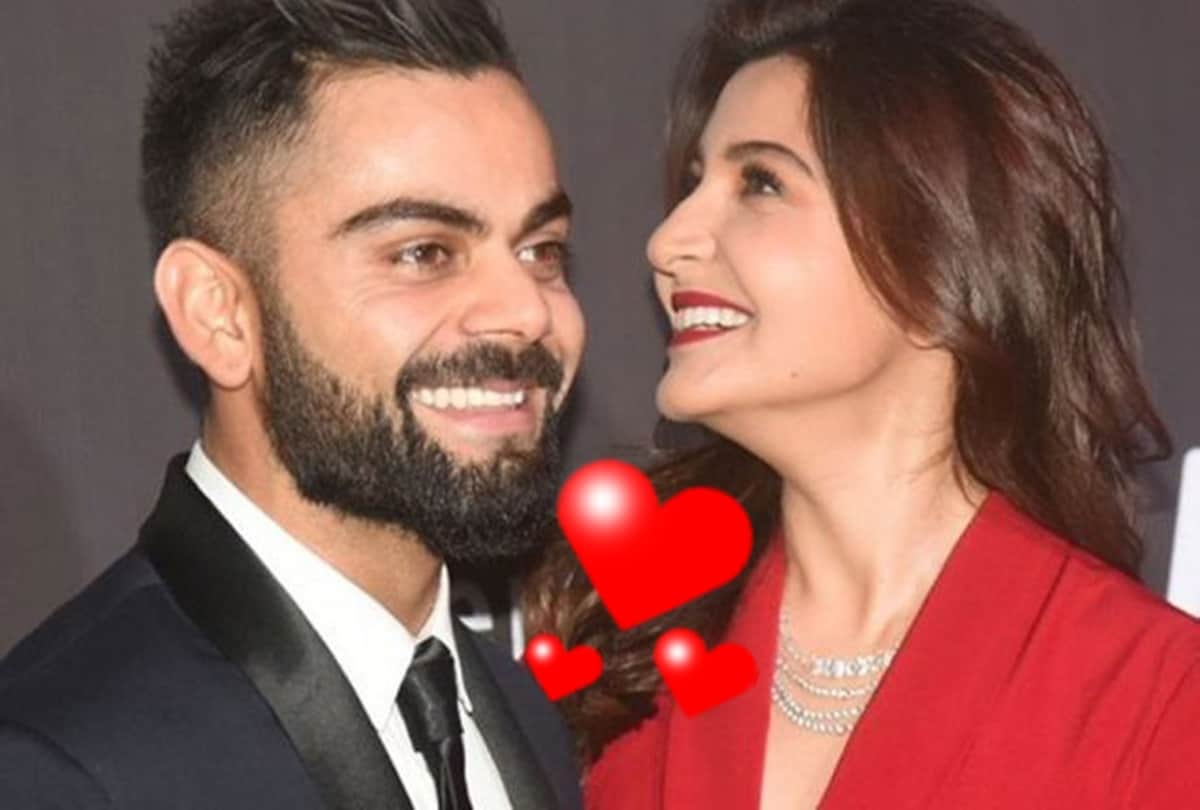 Anushka and Virat get a book full of love poems as a gift from parent