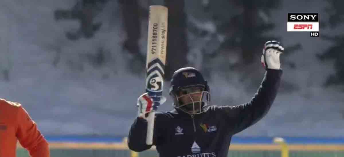 shahid afridis royals beat virender sehwags palace diamonds in ice cricket first match