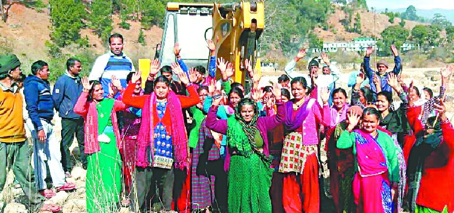 women pickup sticks, thrashed out jcb 