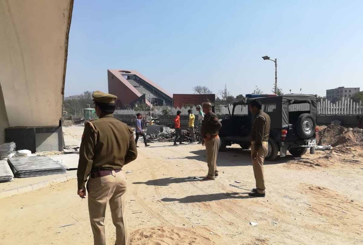 labour commit suicide in under construction jai prakash narayan center