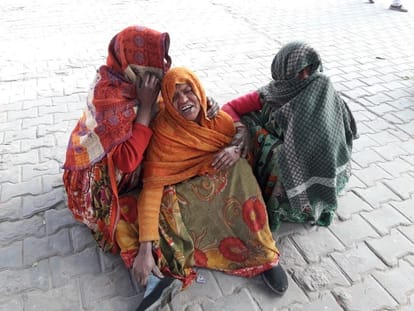 two died in road accident and many injured