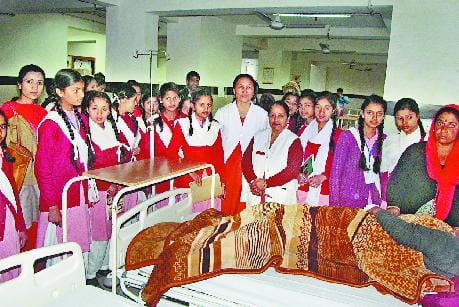 छात्रों ने जानी अस्पताल में मिलने वाली सेवाएं
