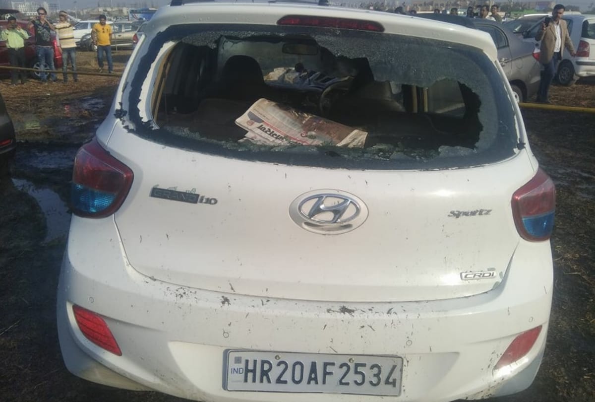 auto expo 2018: car standing in parking catches fire, some others cars also burnt