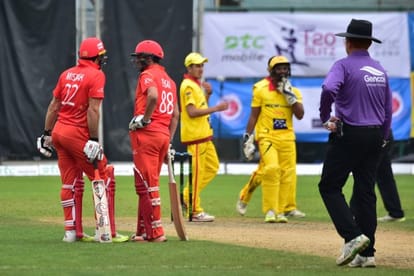 ehsan khan angry on wicketkeeper zeeshan ali after escaped easy chance of stump out