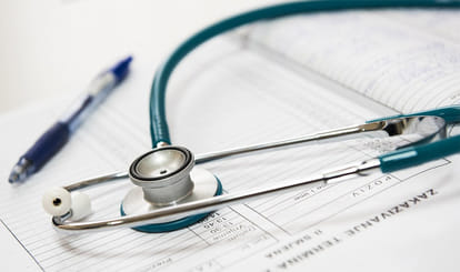 fake doctors in lucknow giving treatment to people