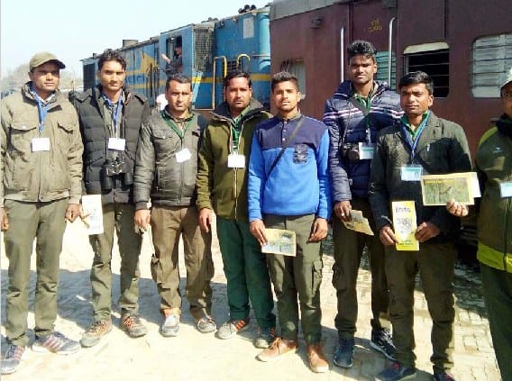 guide provides info about wildlife to train travellers in Dudhwa