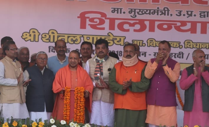 जो बंदूक की भाषा समझें, उन्हें वैसे ही बताएं-योगी