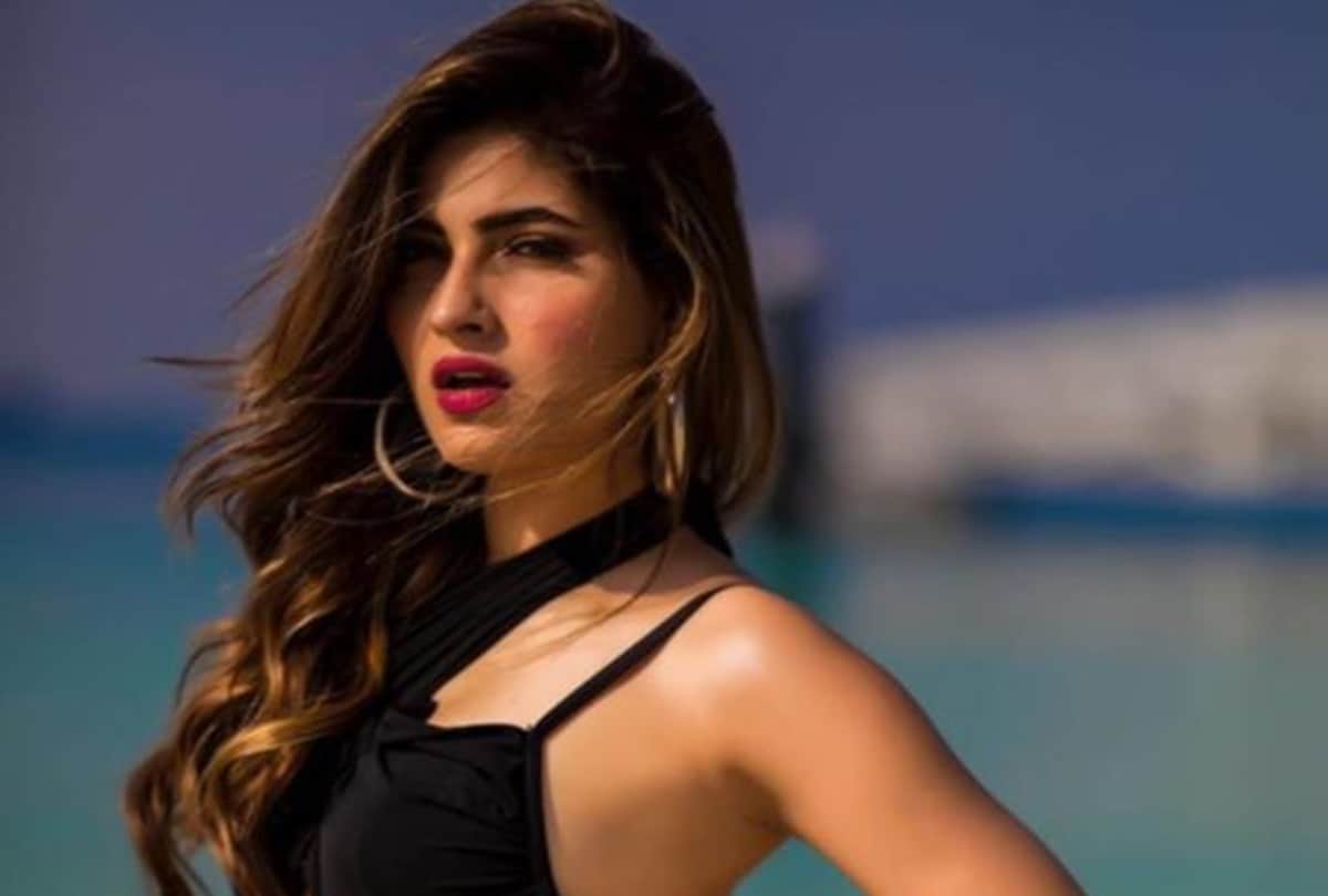 Karishma Sharma post A Black Bikini photo users trolled her