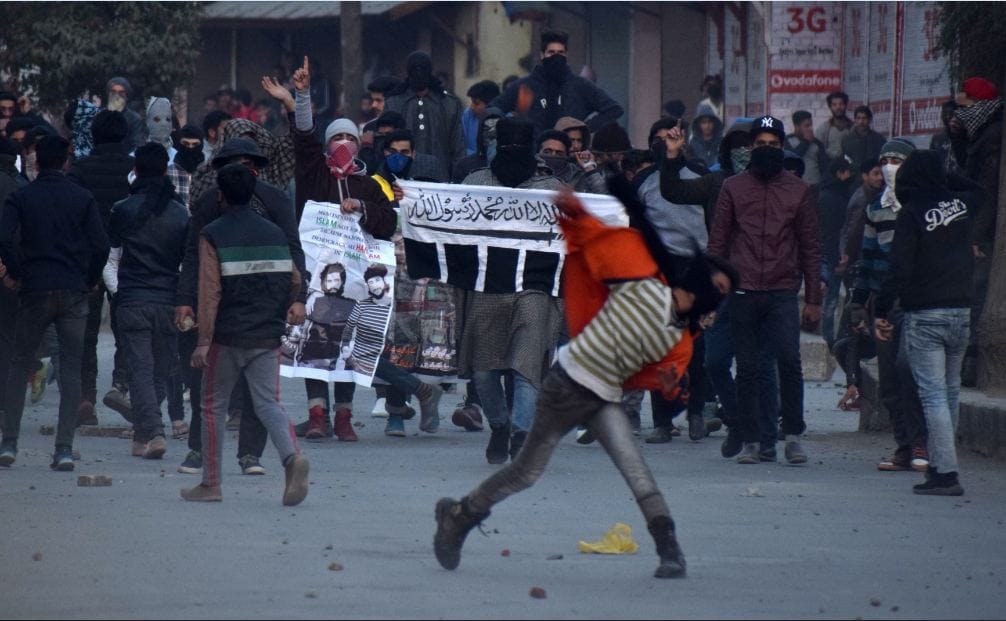 Clashes erupted in srinagar on the 5th death anniversary of Afzal Guru 
