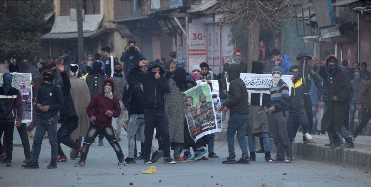 Clashes erupted in srinagar on the 5th death anniversary of Afzal Guru 
