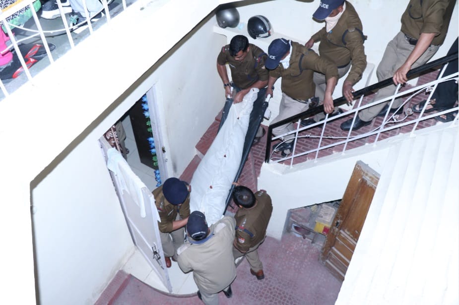 Brutal Murder in dehradun mother cut daughter in two piece