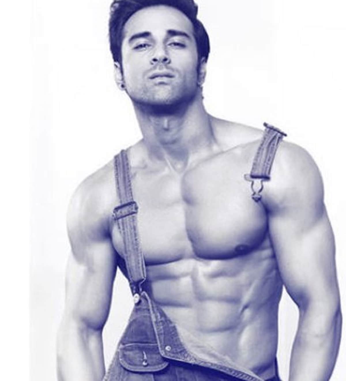 fukrey actor pulkit samrat video viral on social media
