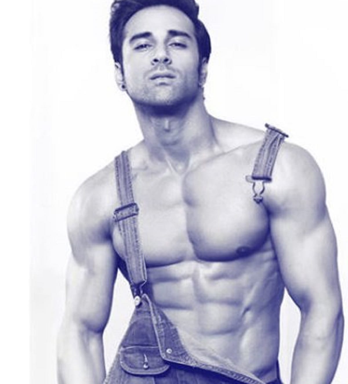 fukrey actor pulkit samrat video viral on social media