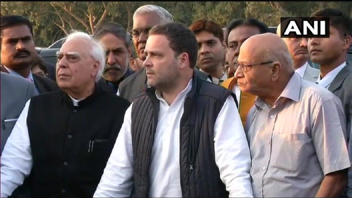 Rahul Gandhi and Opposition leaders met president ram nath kovind over Judge Loya death case