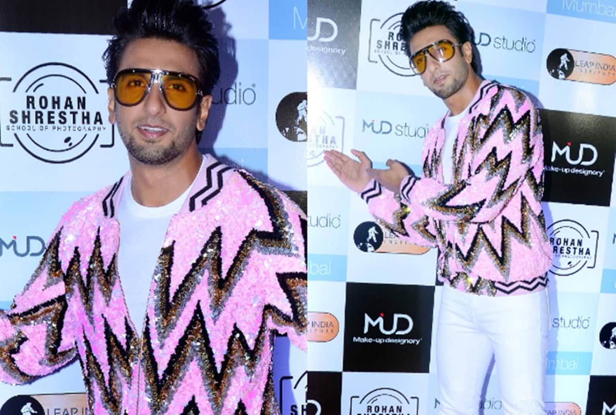 Ranveer singh is looking so hot even in a women jacket 