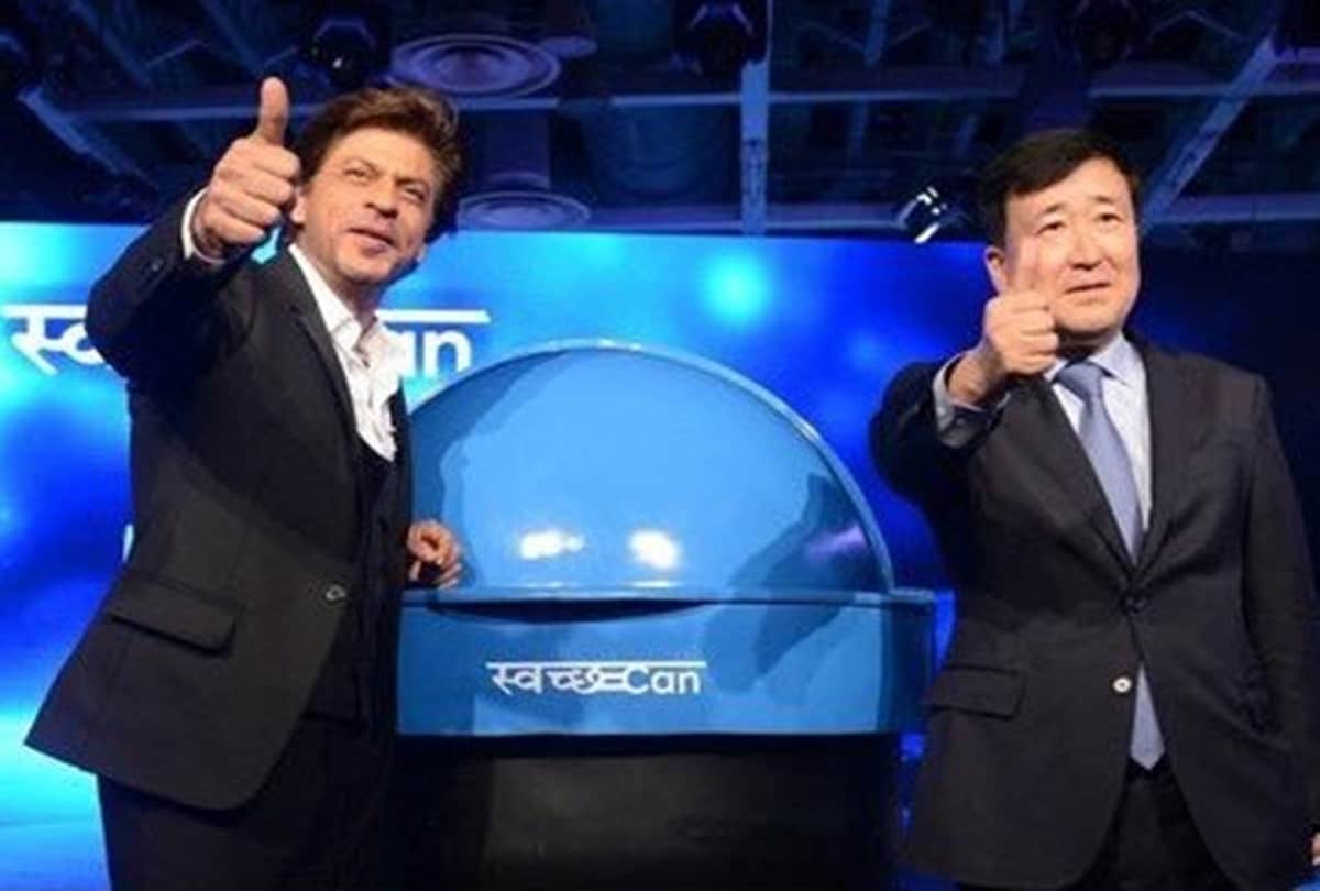 Shah rukh Khan promoted Prime Minister Narendra Modi's campaign swachh abhiyan at Auto Expo