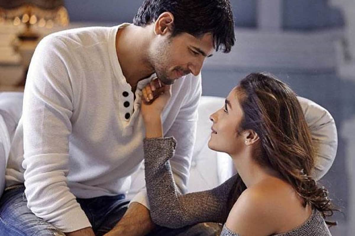 Sidharth Malhotra shares his pool side hot picture, proves his fitness goals