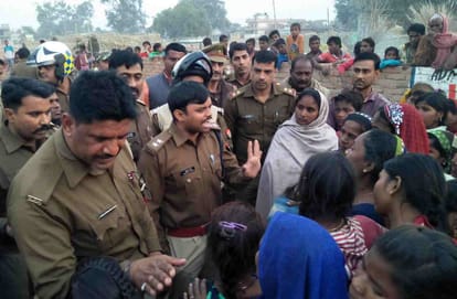 Fire in fifteen hut due to land dispute in varanasi