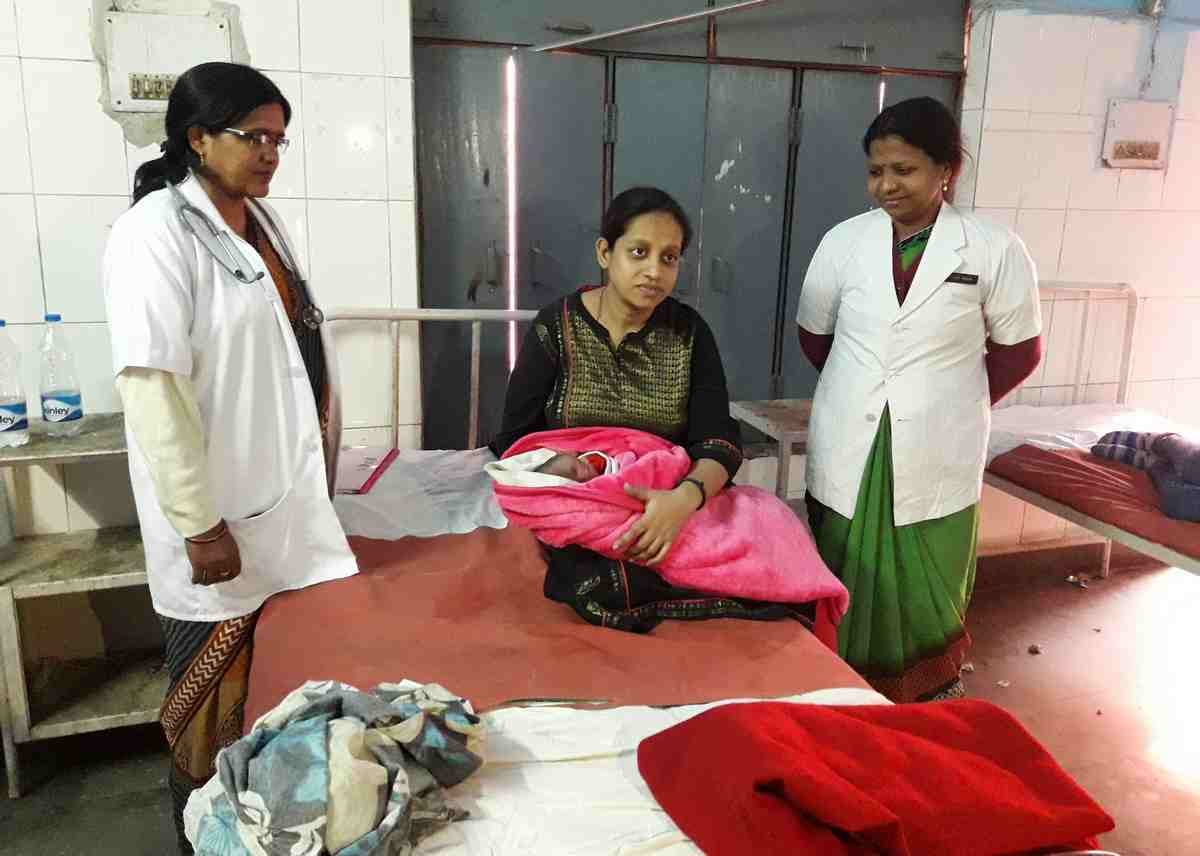 varanasi based auto driver set an  example of humanity