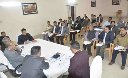 Principal secretary take work review meeting in varanasi