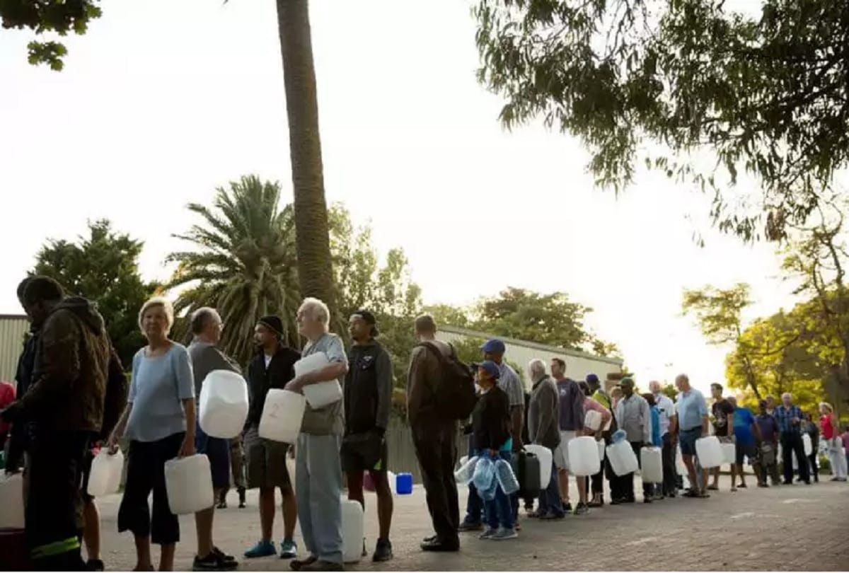 The severe water crisis in Capetown, the ban on people's bath