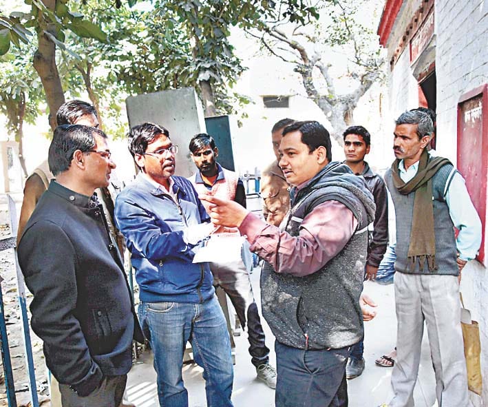 railways throws luggage of tenant
