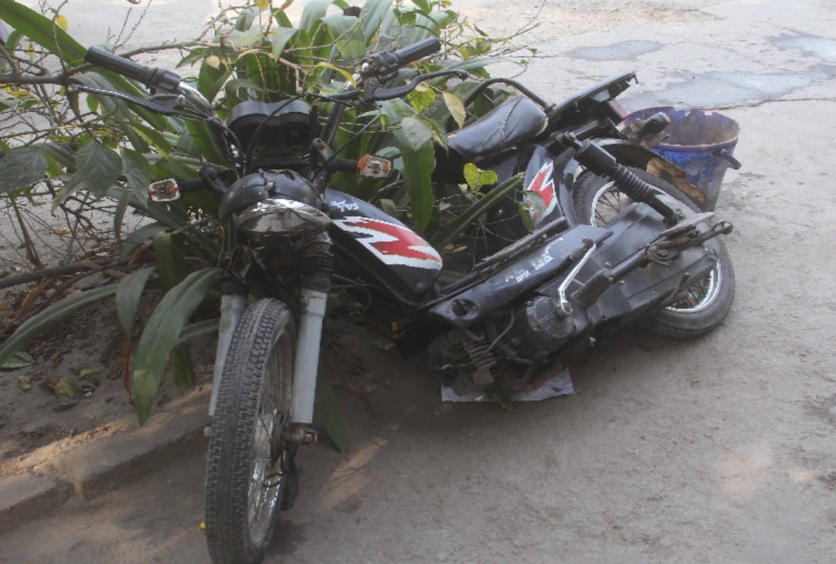two injured in an accident in santkabir nagar